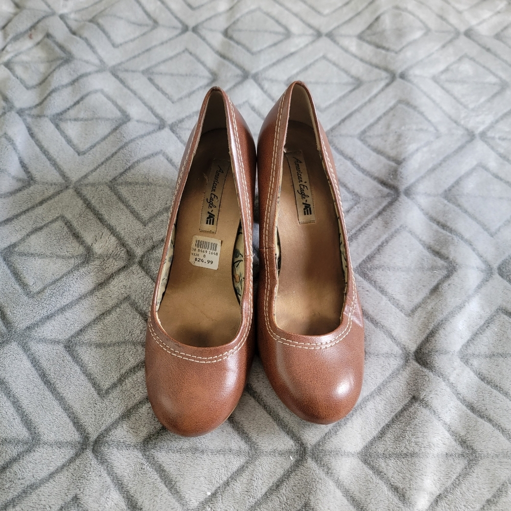 American Eagle Payless Brown Slip on women's heel Shoes Size 8 Round Toe
